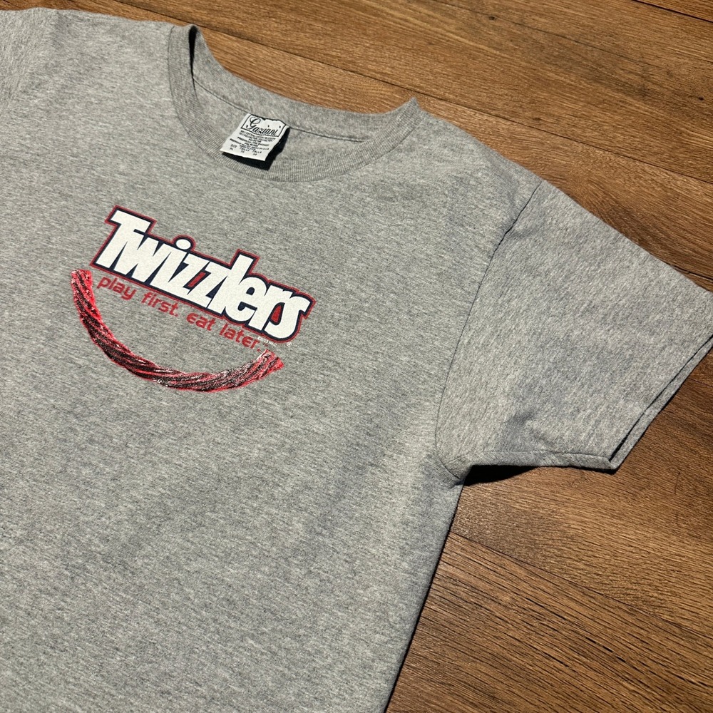 Y2K Gaziani Gray Twizzlers Graphic T-Shirt Kids‎ XL